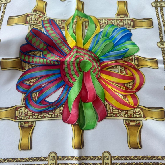 HERMES scarf with box - Picture 4 of 5